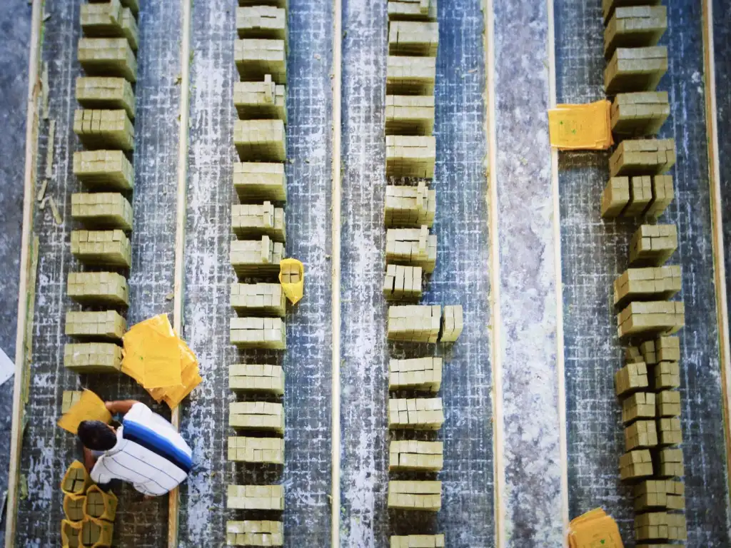 甲油胶批发采购质量评估标准与常见问题解析